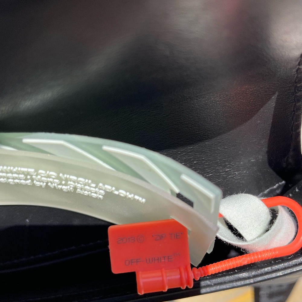 Off-White Bag - Picture 7 of 7